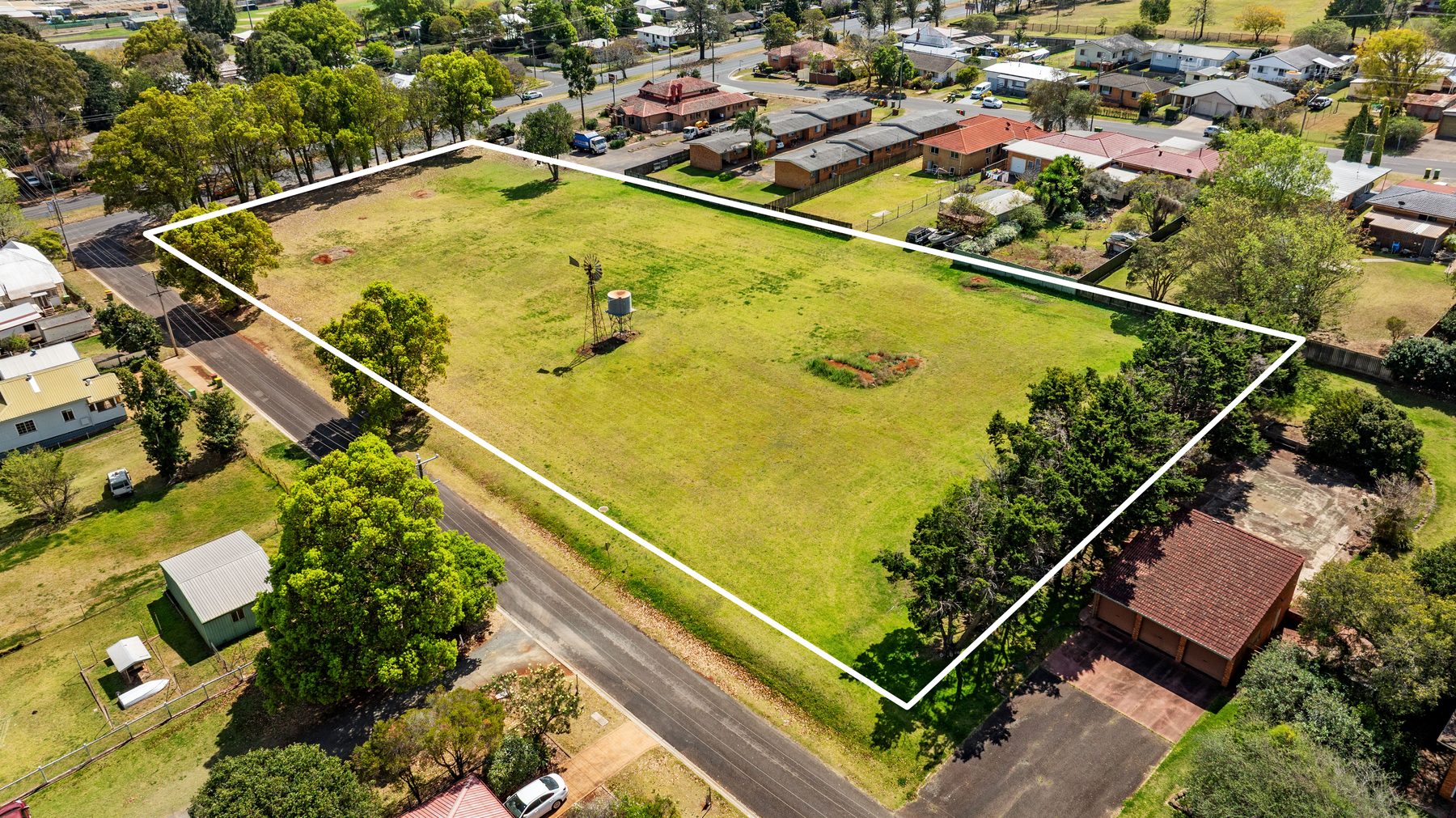 Aerial photograph of the site with the boundary outlined